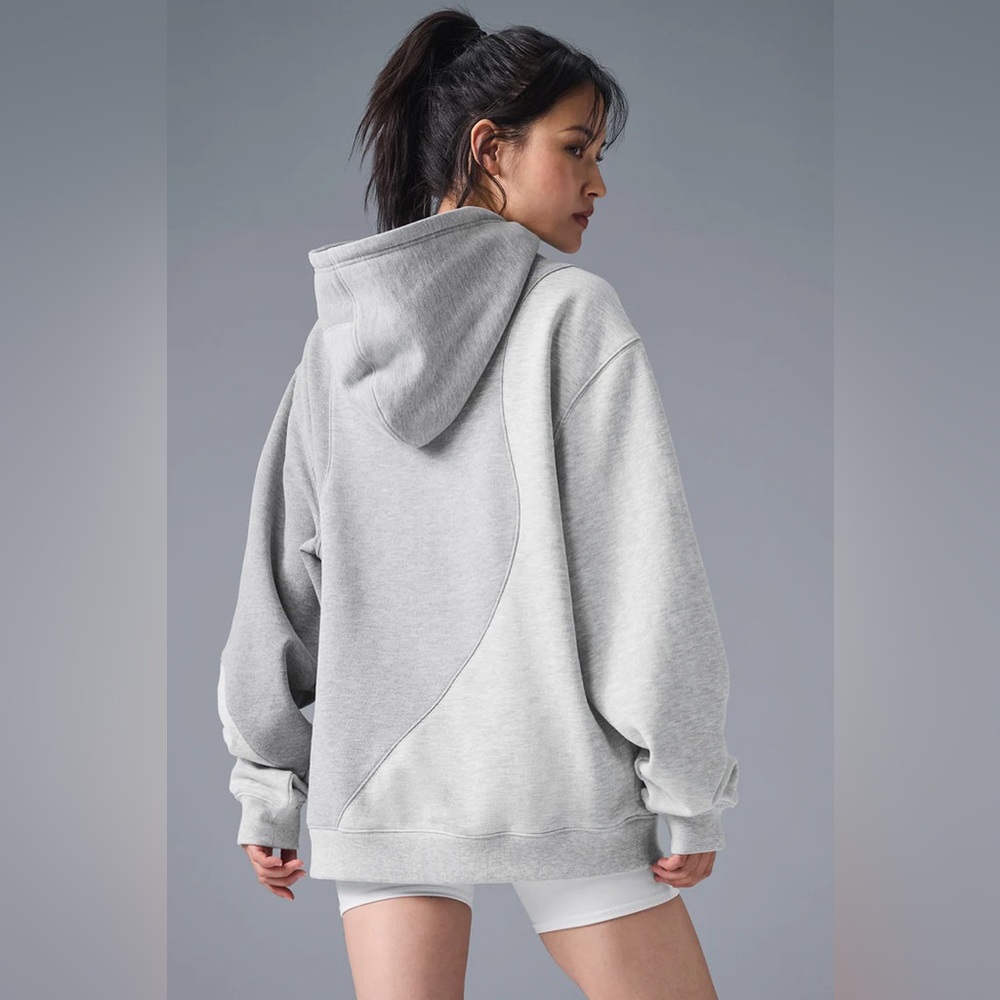 ALO Yoga Women's Light Gray Hooded Sweatshirt - Picture 2 of 5